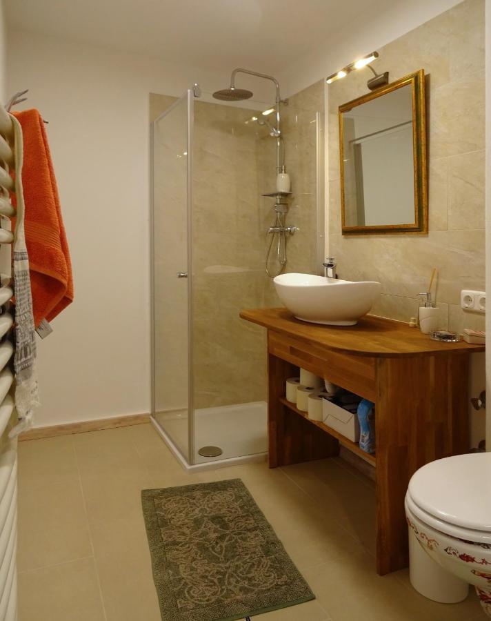 Homely Apartment In The Center With Garden View Гмунден Екстериор снимка