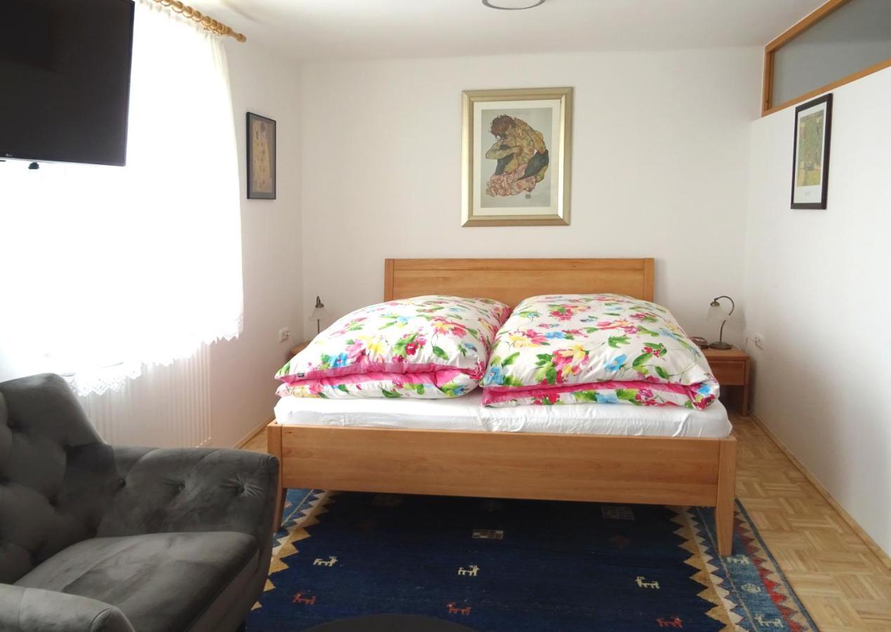 Homely Apartment In The Center With Garden View Гмунден Екстериор снимка