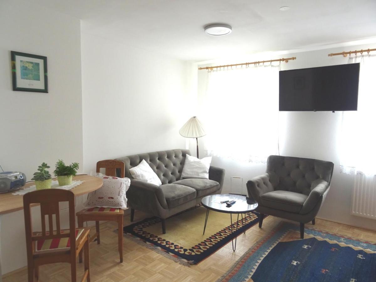 Homely Apartment In The Center With Garden View Гмунден Екстериор снимка