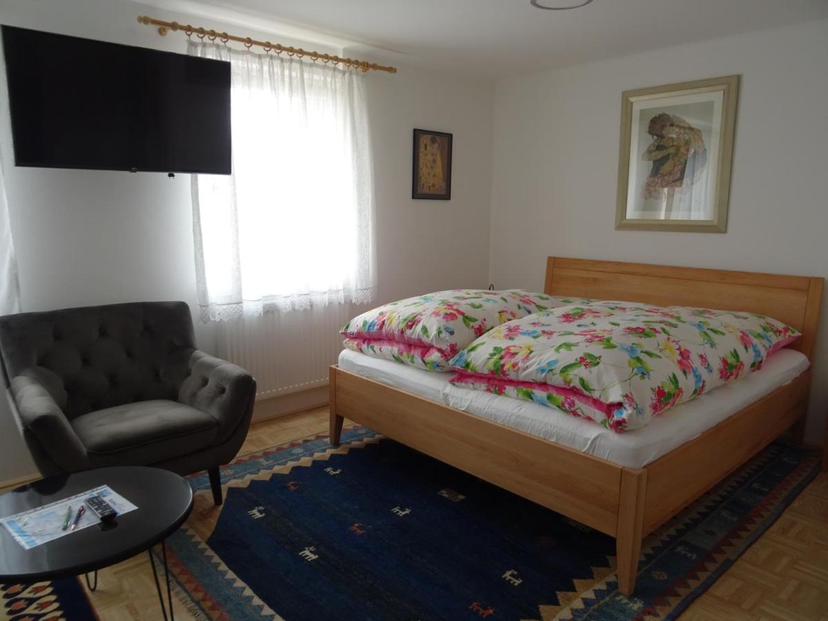 Homely Apartment In The Center With Garden View Гмунден Екстериор снимка