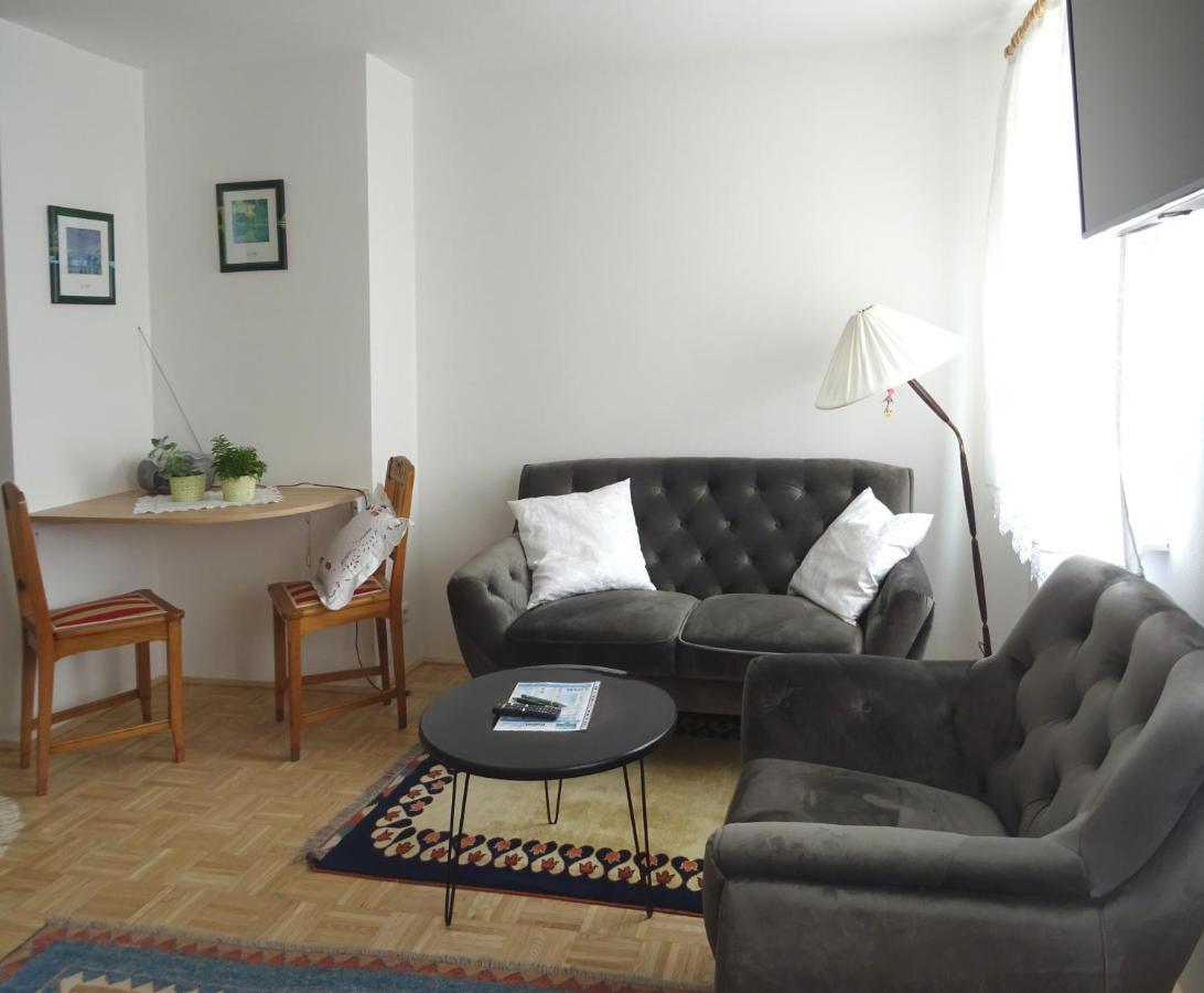 Homely Apartment In The Center With Garden View Гмунден Екстериор снимка